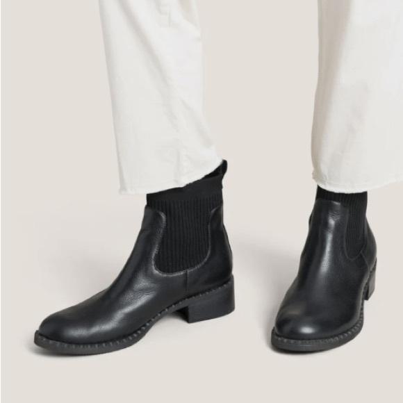 New with Stickers: Gentle Souls Best Chelsea Boot. Size 8.5 or 39.5 - Picture 3 of 15